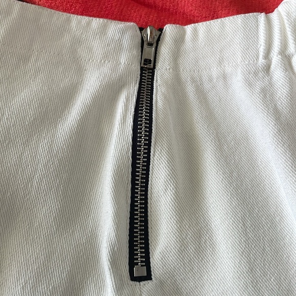 JOA WHITE FRAYED DENIM SKIRT - Picture 6 of 9